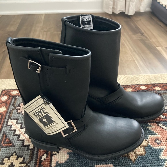 [Frye] NWT Men's Engineer 12R Boot $498 Size 12M - Picture 2 of 8